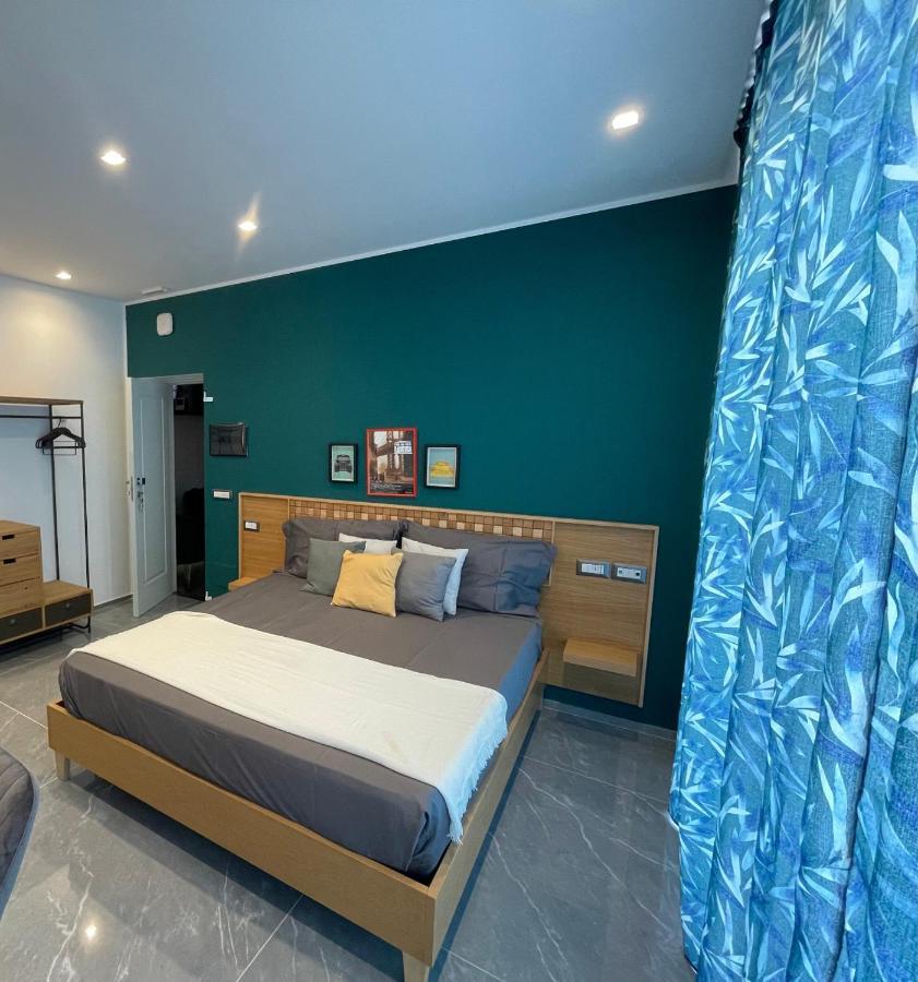 Aurora Luxury Affittacamere Couette-café Naples